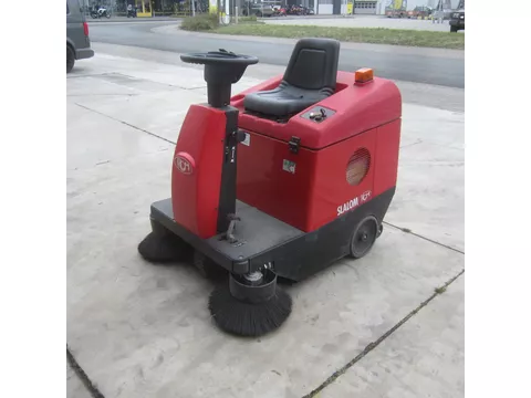 Overige Opzit veegmachine RCM Slalom.