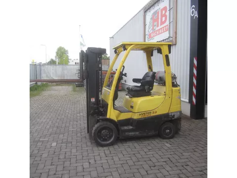 Hyster 3.0 FT, LPG-gas, triplex, side shift, freelift.
