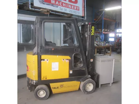 Yale 2000 kg, heftruck elek., triplex, freelift, side shift.