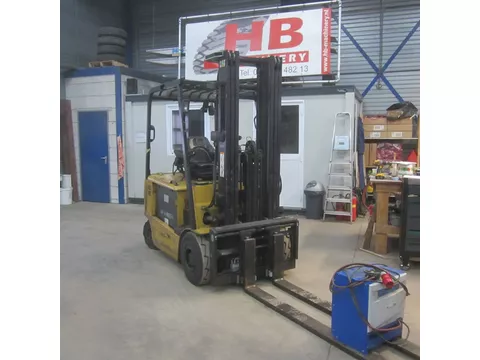 Caterpillar 2500 kg., elek, bj 2011, triplex, side shift, hydro vorkverstelling.