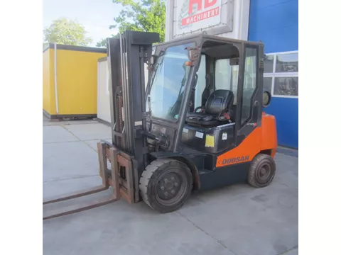Doosan G35C G35C-5, LPG, Triplomast, Side shift, met kenteken.